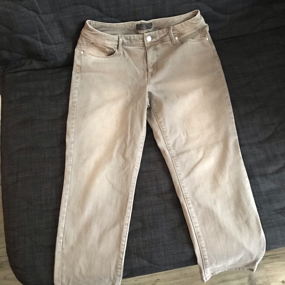 So slimming by Chico’s crop straight jeans /size L - Picture 2 of 2